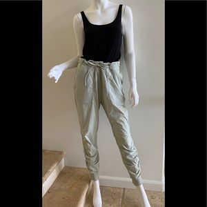 NWOT $118 LULULEMON Beyond the Studio Joggers, 10